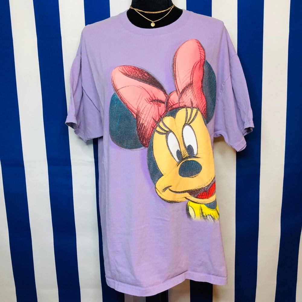 Disneyland Minnie Mouse T-shirt.